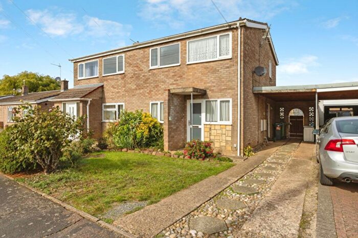 3 Bedroom Semi-Detached House For Sale In Sheffield Road, Wymondham, Norfolk, NR18