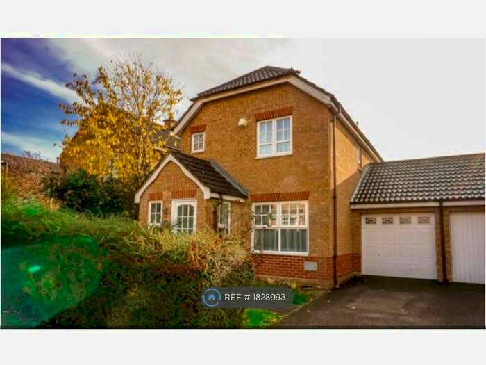 3 Bedroom Detached House To Rent In Milburn Avenue, Oldbrook, Milton Keynes, MK6