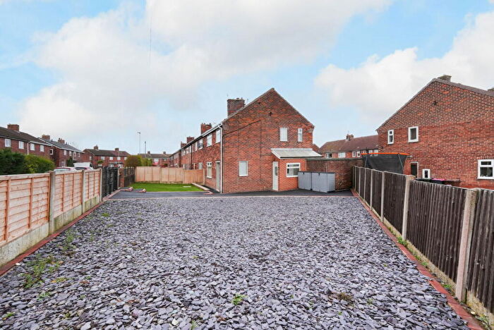 3 Bedroom End Of Terrace House For Sale In Luterel Drive, Swallownest, S26