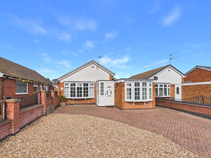 2 Bedroom Detached Bungalow For Sale In Cherrywood Gardens, Nottingham, NG3