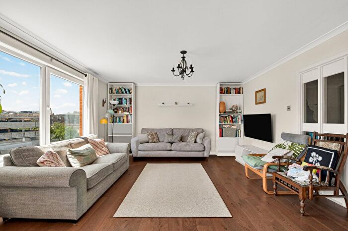 2 Bedroom Flat For Sale In Friston House, Church Road, TW9