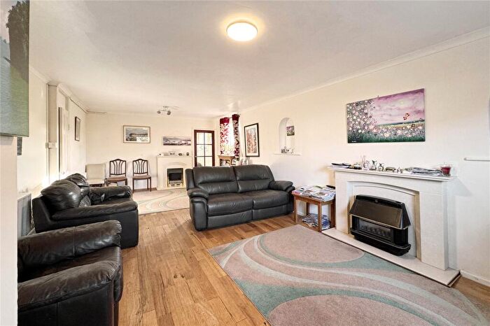 3 Bedroom End Of Terrace House For Sale In Meadowside, Angmering, Littlehampton, West Sussex, BN16