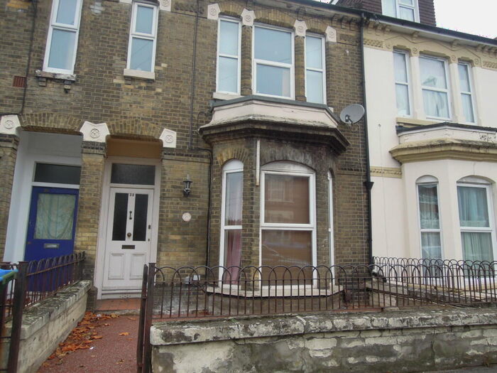 6 Bedroom Terraced House To Rent In Carlton Road, Polygon, Southampton, SO15