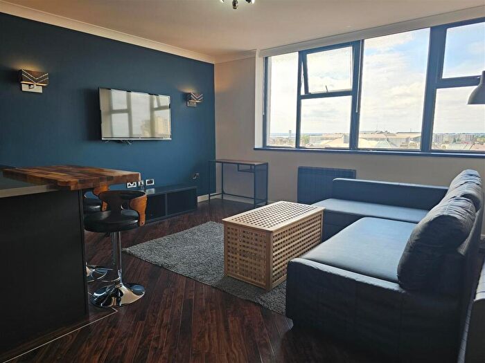 1 Bedroom Apartment To Rent In Th Floor, Essex House, Manor Street, Hull, HU1