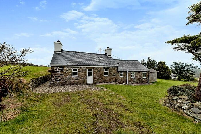 2 Bedroom Cottage For Sale In Sarn Mellteyrn, Gwynedd, LL53