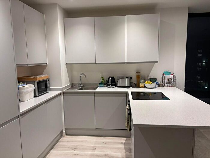 2 Bedroom Apartment To Rent In Apartment B, Wharf End, M17