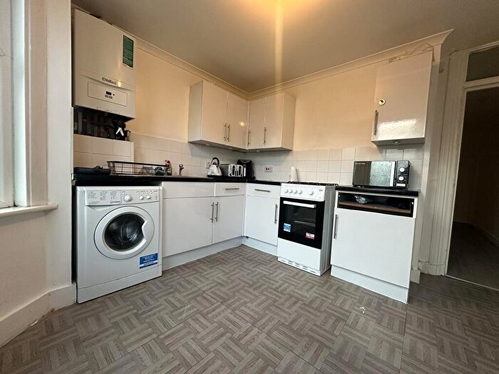 1 Bedroom Flat To Rent In Hawarden Road, London, E17