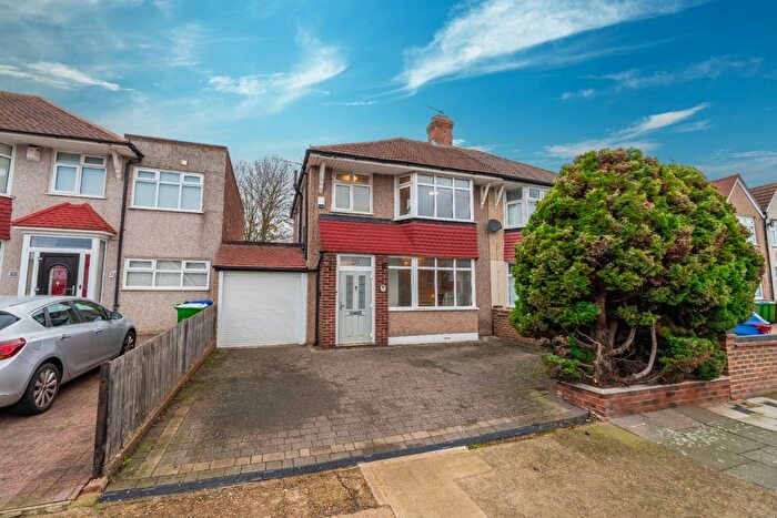 3 Bedroom Semi Detached House For Sale In Pembury Road, Bexleyheath, Kent, DA7