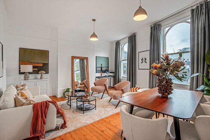 3 Bedroom Flat To Rent In Denmark Hill, Camberwell, SE5