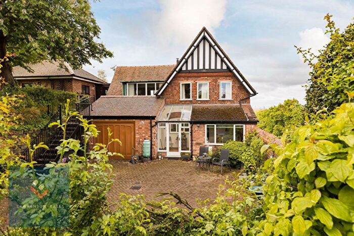 4 Bedroom Detached House For Sale In High Street, Frodsham, WA6