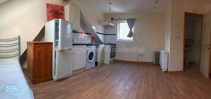 Studio To Rent In Stacey Road, Roath, CF24