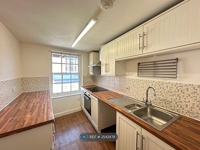 2 Bedroom Flat To Rent In High Street, Congleton, CW12