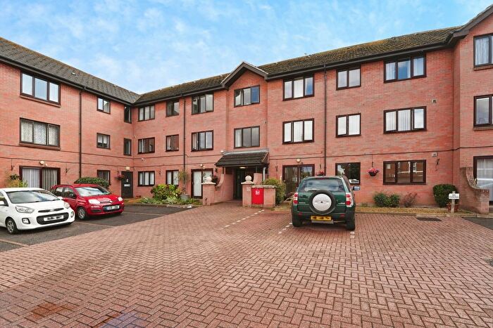 2 Bedroom Flat For Sale In Henry Street, Gloucester, Gloucestershire, GL1