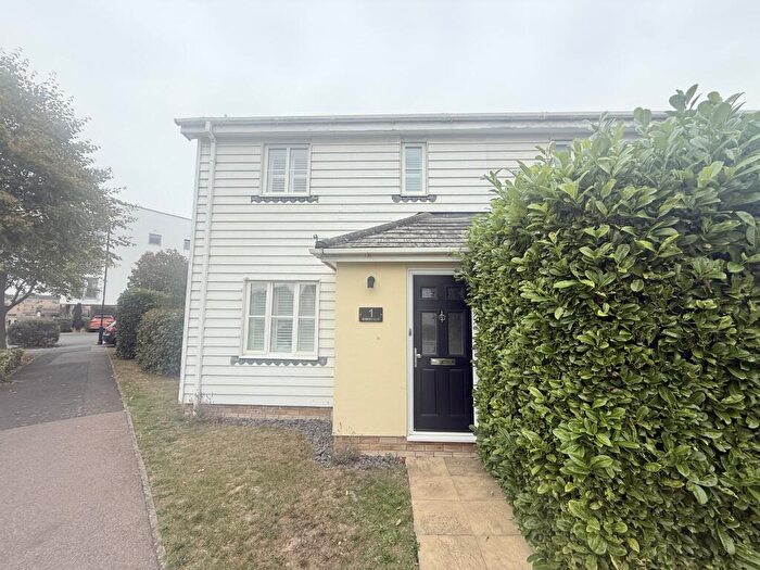 3 Bedroom House To Rent In Dewberry Close, St. Marys Island, Chatham, ME4