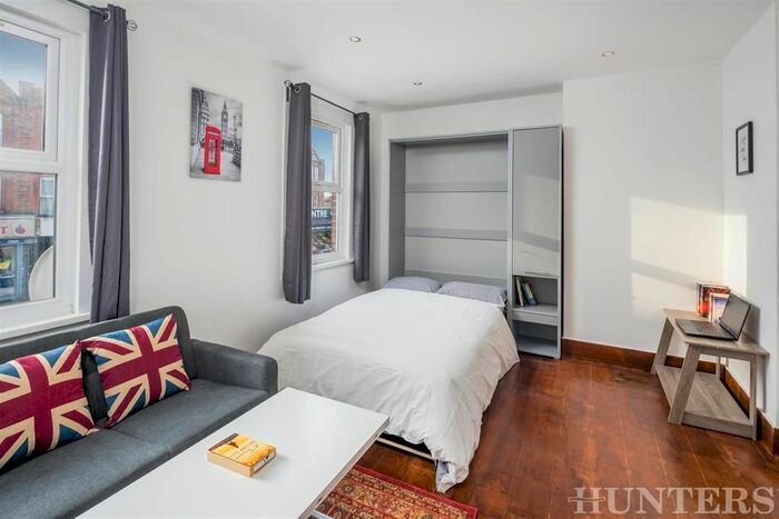 Studio To Rent In Lordship Lane, London, N17