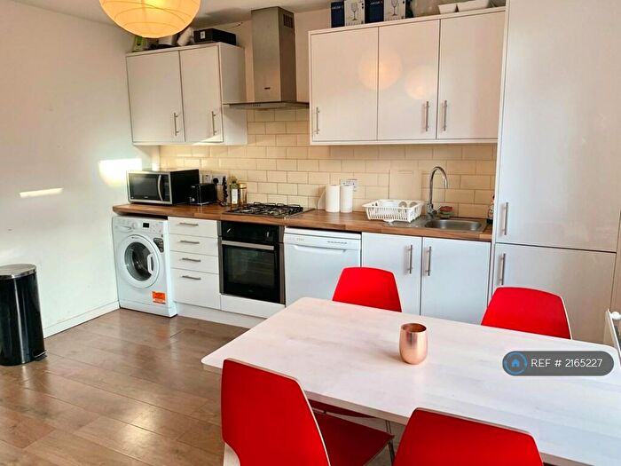 4 Bedroom Flat To Rent In James House, London, E1