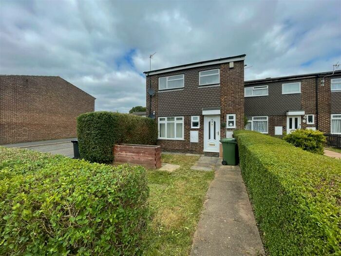 1 Bedroom Flat To Rent In Lomond Road, Hemel Hempstead, HP2