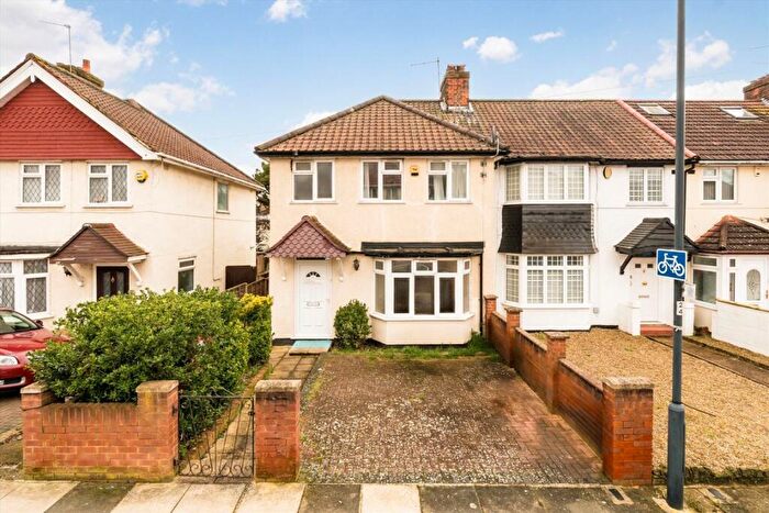 4 Bedroom House To Rent In Tokyngton Avenue, Wembley, HA9