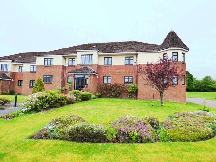 3 Bedroom Flat To Rent In Newton Court, Newton Grove, Newton Mearns, East Renfrewshire, G77