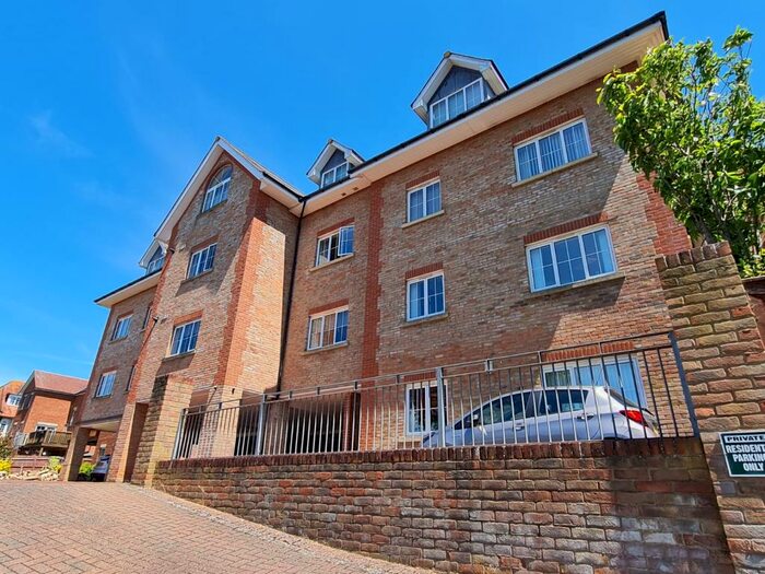 3 Bedroom Penthouse To Rent In Nunwell Street, Sandown, PO36