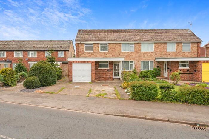 3 Bedroom Semi Detached House For Sale In Newbury, Berkshire, RG14