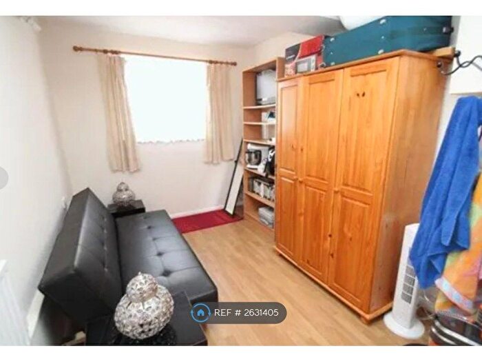 5 Bedroom Detached House To Rent In Oxford Road, Swindon, SN3