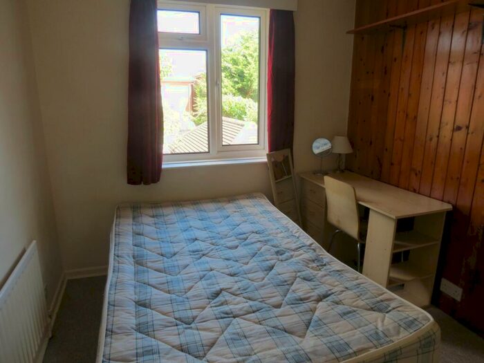 4 Bedroom House To Rent In Bedroom House In Winton, BH9