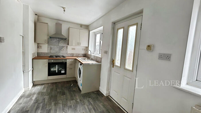 3 Bedroom Semi-Detached House To Rent In Foxglove Road, DY1