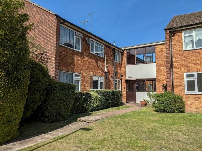 2 Bedroom Flat To Rent In Kingsfield Court, Kingsfield Road, Watford, Hertfordshire, WD19