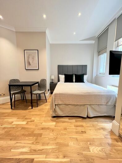 1 Bedroom Studio To Rent In Courtfield Gardens, Earls Court, London, SW5