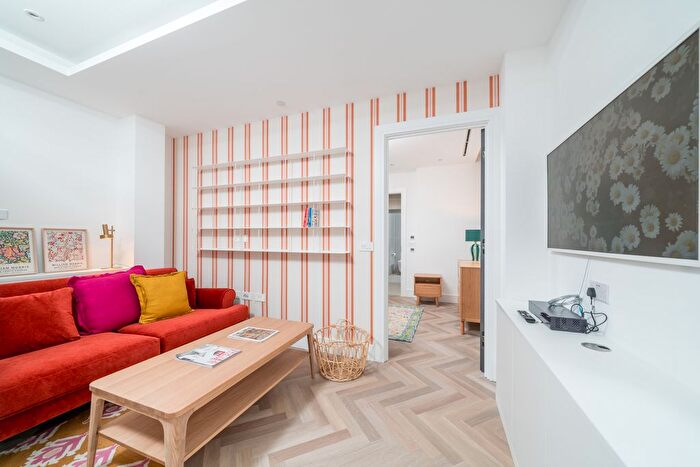 1 Bedroom Flat To Rent In Davies House, Brigade Court, Southwark Bridge Road, London, SE1