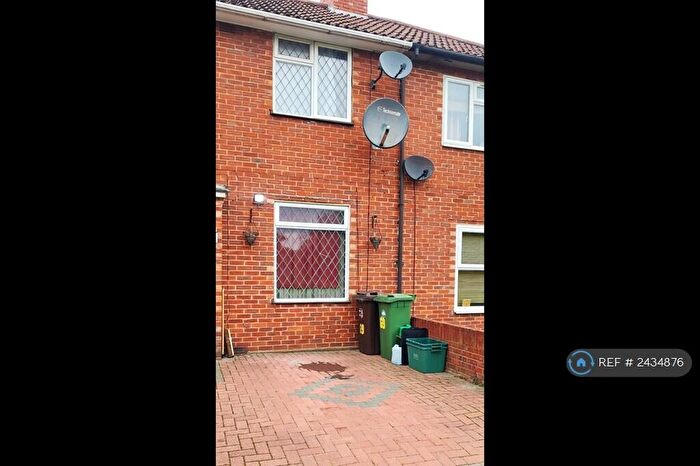 3 Bedroom Terraced House To Rent In Revesby Road, Carshalton, SM5