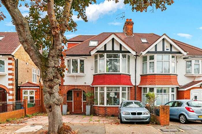 4 Bedroom Semi-detached House For Sale In Bassett Gardens, Isleworth, TW7