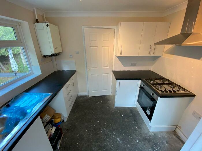 2 Bedroom Semi-Detached Bungalow To Rent In Devon Gardens, Rochford, Essex, SS4