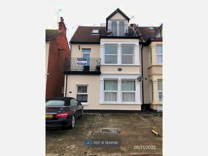 1 Bedroom Flat To Rent In Stowe Lodge, Westcliff-On-Sea, SS0