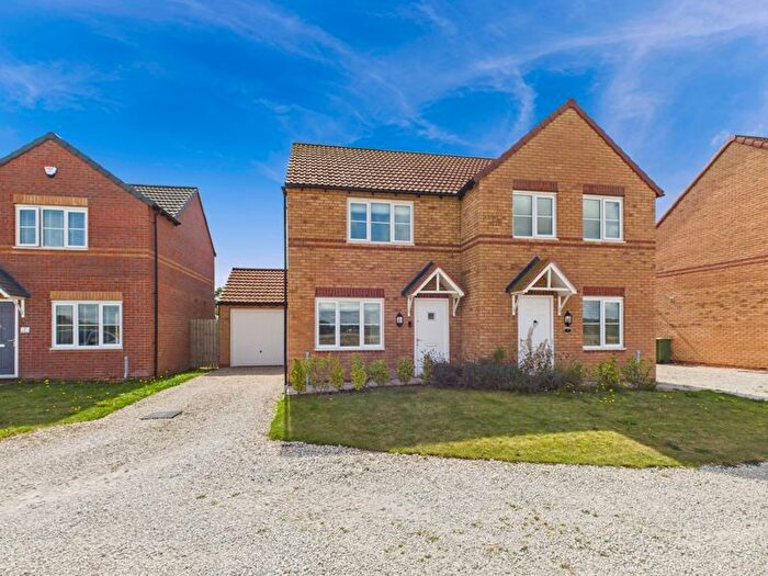 2 Bedroom Semi-Detached House For Sale In Headstock Close, Newark, NG22