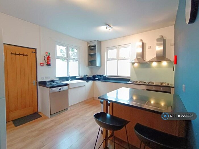 7 Bedroom Terraced House To Rent In Upper Lloyd Street, Manchester, M14