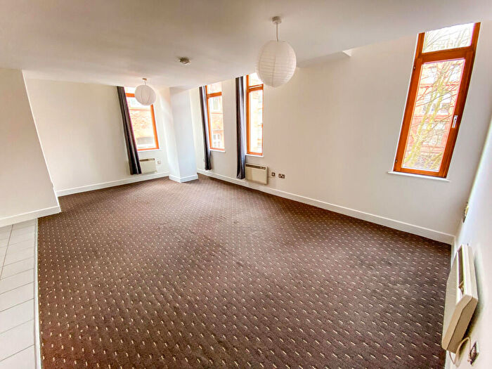 2 Bedroom Apartment To Rent In Chatsworth House, Lever Street, M1