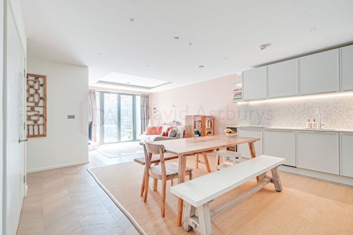 2 Bedroom Flat To Rent In Farnfield Close, Crouch End, London, N8