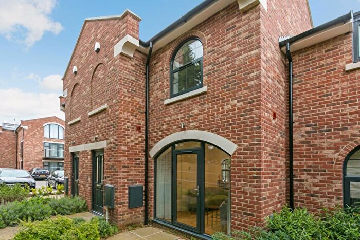 2 Bedroom Terraced House To Rent In Station Approach Marlow, SL7