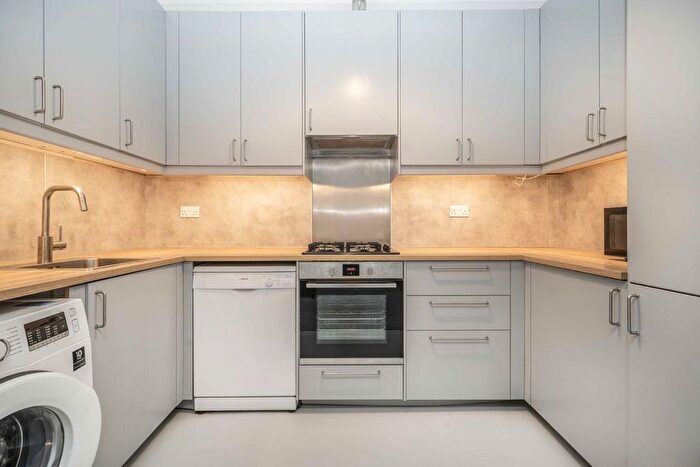 2 Bedroom Flat For Sale In Little Britain, Wesley House, EC1A