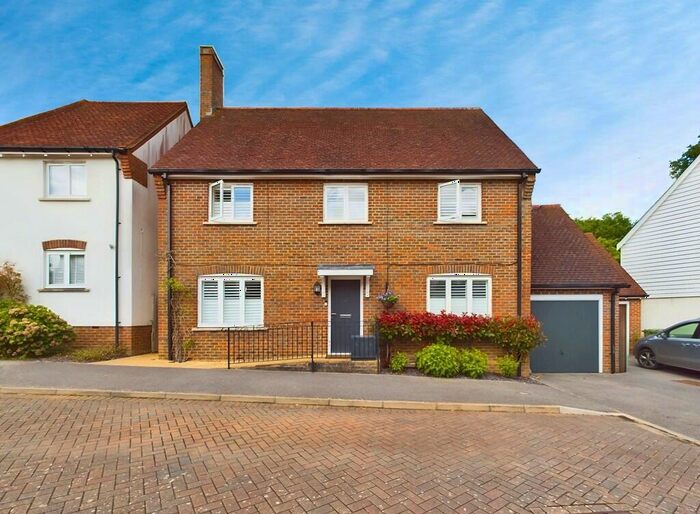 4 Bedroom Detached House For Sale In Trinity Fields, Lower Beeding, RH13