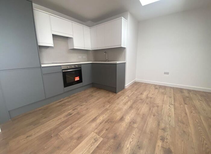 2 Bedroom Flat To Rent In Upperton Road, Eastbourne, East Sussex, BN21