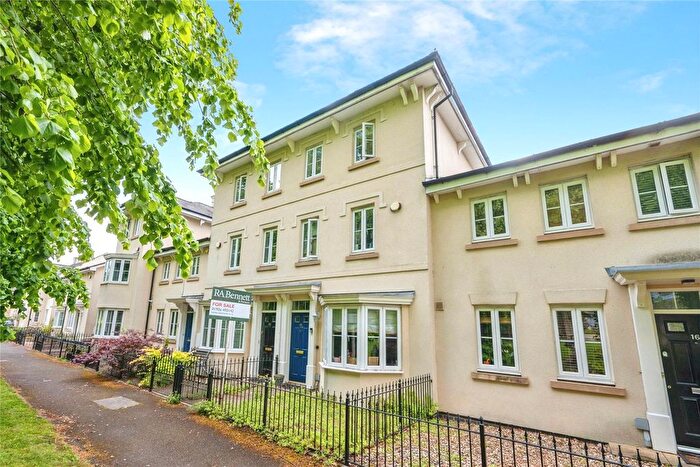 3 Bedroom Terraced House For Sale In Beaurevoir Way, Warwick, Warwickshire, CV34