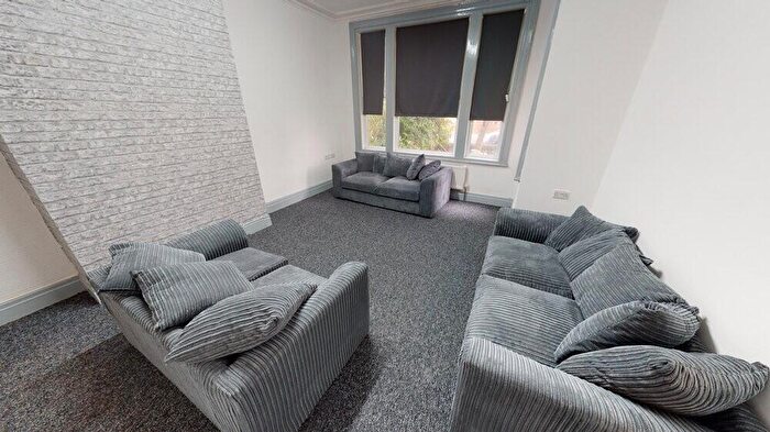 6 Bedroom House To Rent In Lucas Place, Leeds, LS6