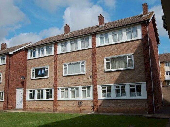 1 Bedroom Flat To Rent In The Ridgeway, Marshalswick, St Albans, AL4