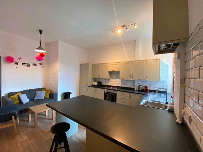 3 Bedroom Flat To Rent In Bruntsfield Place, Bruntsfield, Edinburgh, EH10