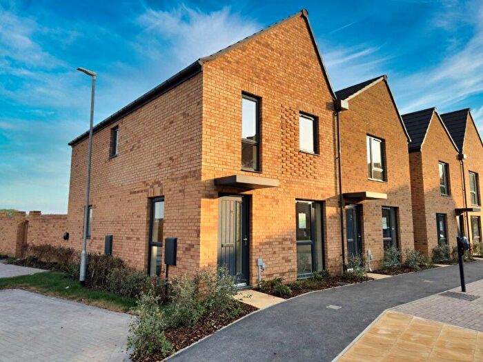 3 Bedroom Semi Detached House For Sale In Linmere, Hardings Green, Houghton Regis, LU5