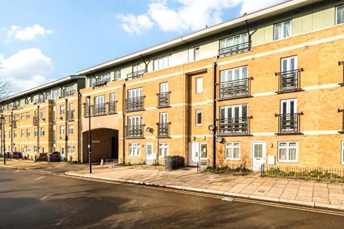 1 Bedroom Flat For Sale In Broomfield Street, Poplar, London, E14