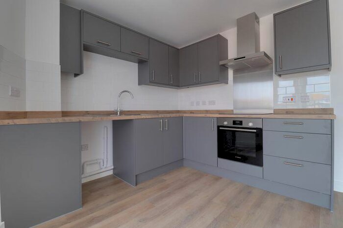 2 Bedroom Flat To Rent In Penkvale Road, Stafford, ST17